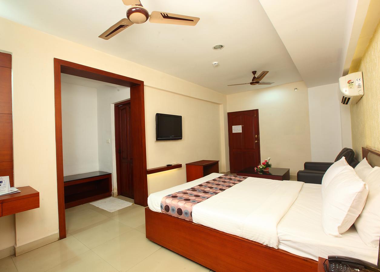 Trichur Towers Thrissur Buitenkant foto